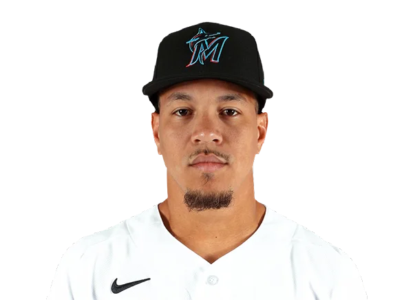 Heriberto Hernández headshot