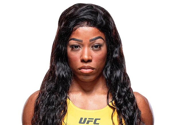 Maria Oliveira headshot