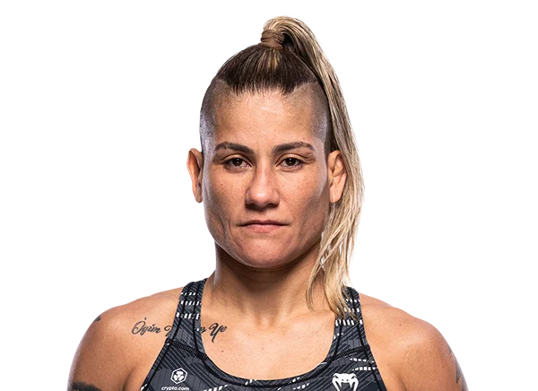 Priscila Cachoeira headshot